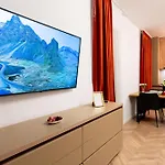 Soni Exclusive 342 Plaza With Private Parking & Self Check-in