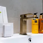 Soni Exclusive 342 Plaza With Private Parking & Self Check-in