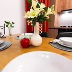 Soni Exclusive 342 Plaza With Private Parking & Self Check-in * ブカレスト