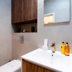 Soni Exclusive 342 Plaza With Private Parking & Self Check-in 부쿠레슈티