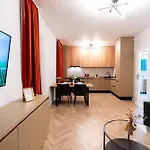 Soni Exclusive 342 Plaza With Private Parking & Self Check-in