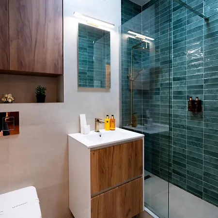 Soni Exclusive 342 Plaza With Private Parking & Self Check-in Daire Bükreş