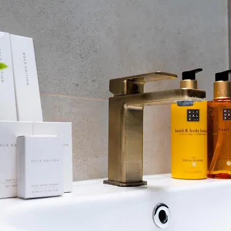 Soni Exclusive 342 Plaza With Private Parking & Self Check-in