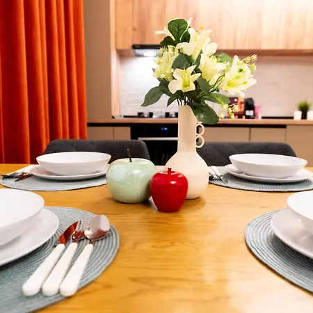 Daire Soni Exclusive 342 Plaza With Private Parking & Self Check-in Bükreş