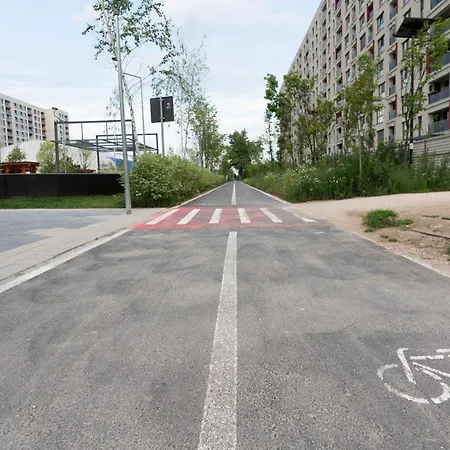 Soni Exclusive 342 Plaza With Private Parking & Self Check-in ブカレスト