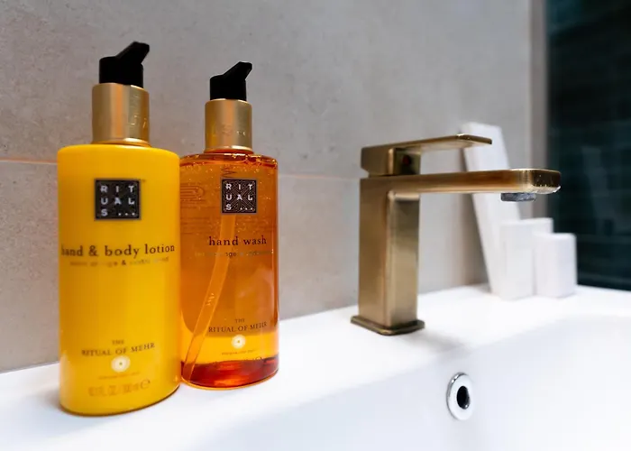 Soni Exclusive 342 Plaza With Private Parking & Self Check-in