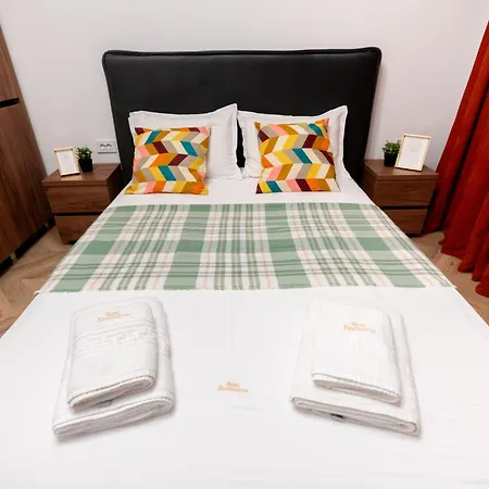 Soni Exclusive 342 Plaza With Private Parking & Self Check-in * ブカレスト
