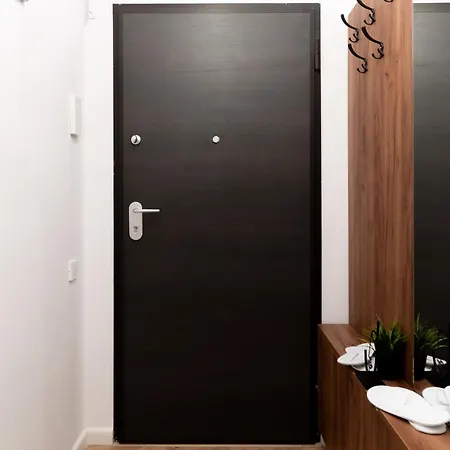 Soni Exclusive 342 Plaza With Private Parking & Self Check-in Bukarest