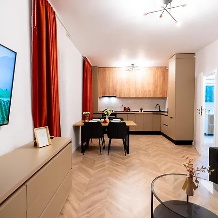 Soni Exclusive 342 Plaza With Private Parking & Self Check-in